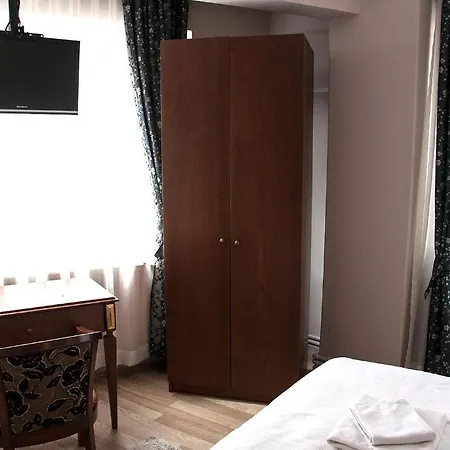 Kare Nisantasi Stambuł